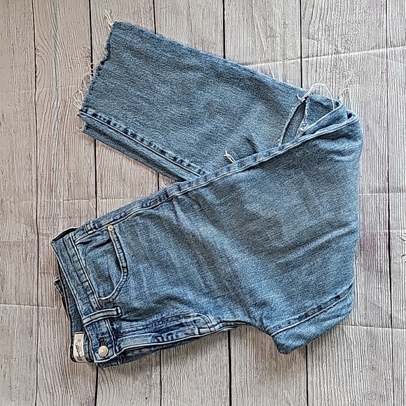 Madewell Denim - Madewell sz 27 slim boyfriend crop cut off jeans, distressed knees